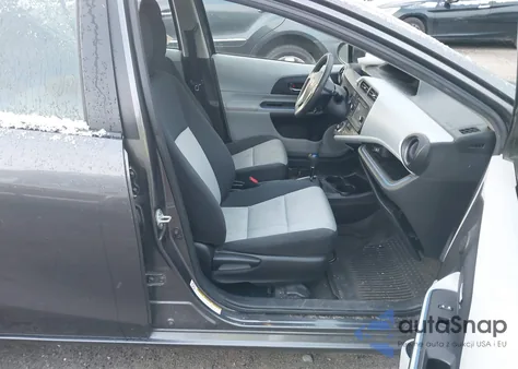 2012 Toyota Prius C Three из США, поврежденный, VIN JTDKDTB34C1018358